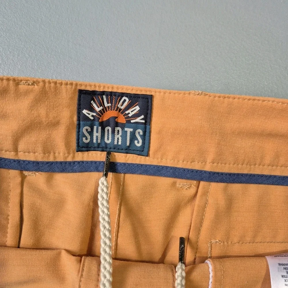 Faherty Shorts Mens 33 Orange All Day 9